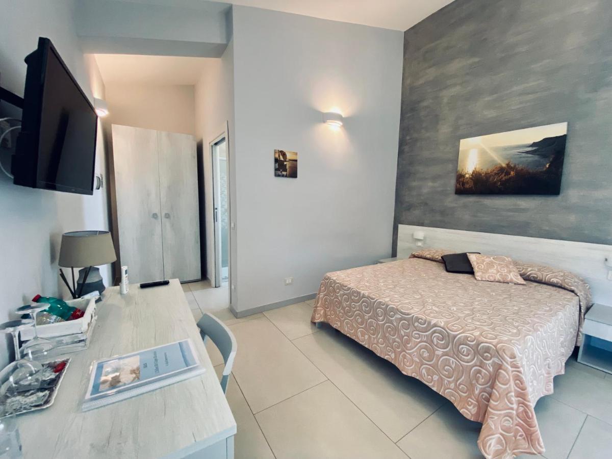 B&B L'Eden Di Capo Bianco モンタッレグロ エクステリア 写真